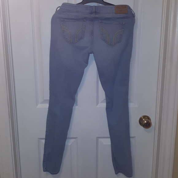 LADIES HOLLISTER JEANS - Picture 3 of 5